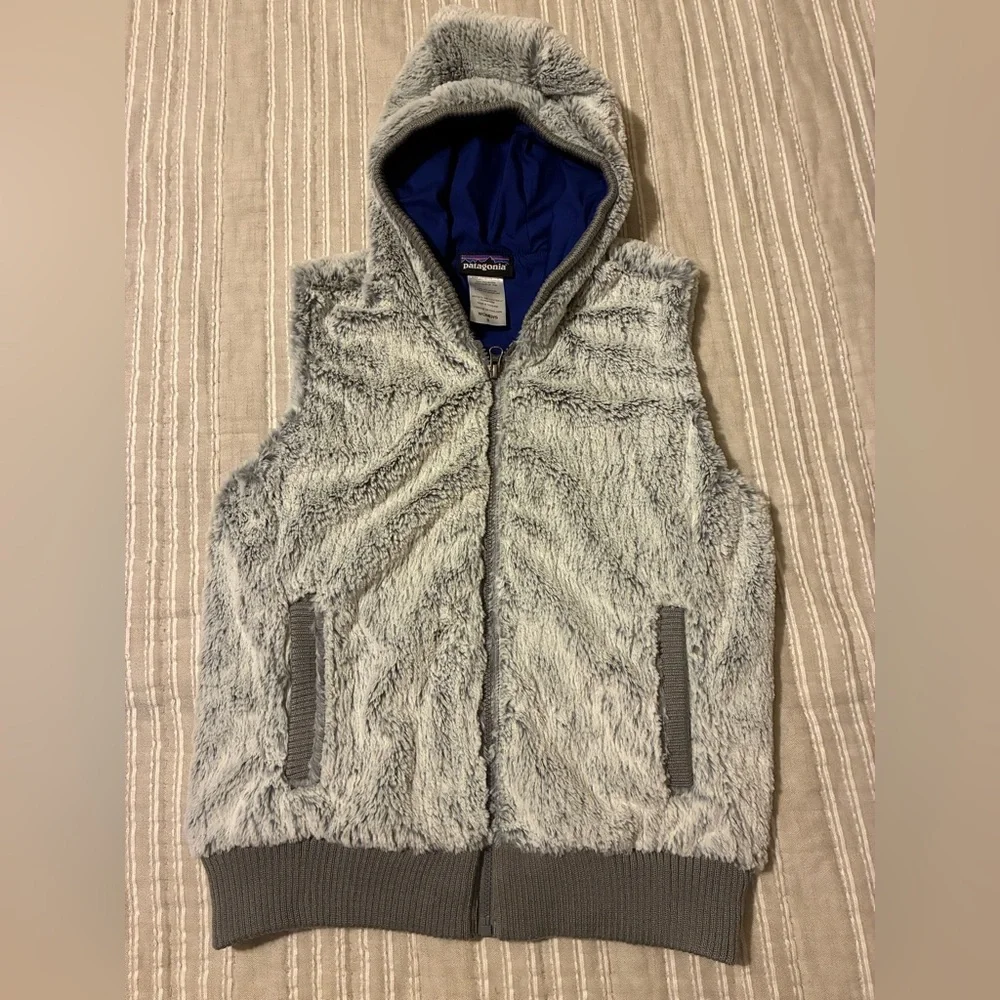 Patagonia Conejo furry hooded vest - Picture 1 of 3